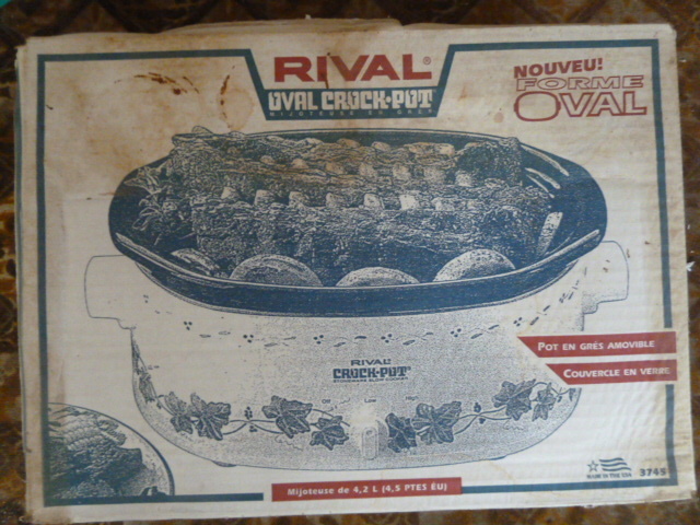 lot 960 image: OVAL CROCK POT