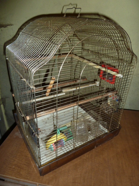 lot 968 image: LARGE BIRDCAGE