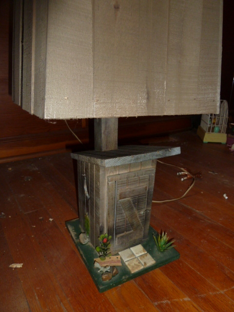 lot 873 image: OLD OUTHOUSE LAMP