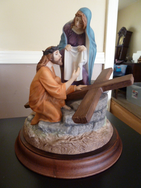 lot 126 image: FRANKLIN MINT -ROAD TO CALVARY