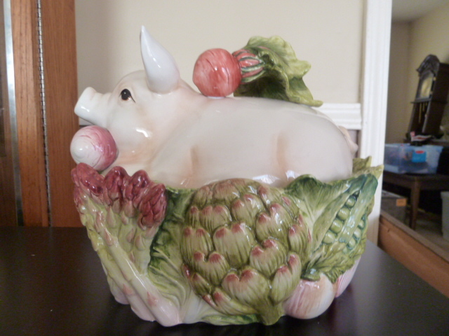 lot 109 image: FITZ & FLOYD FRENCH COUNTRY VEGETABLE TOURENE
