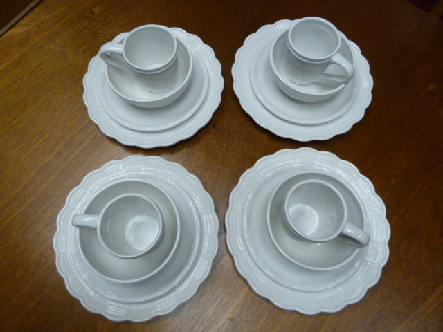 lot 431 image: RETIRED HOME INTERIORS - 4 PLACE SETTINGS LOT