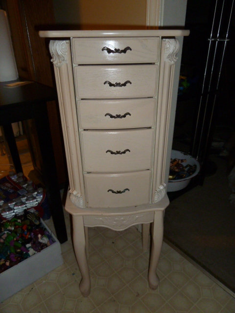 lot 432 image: JEWELRY CABINET