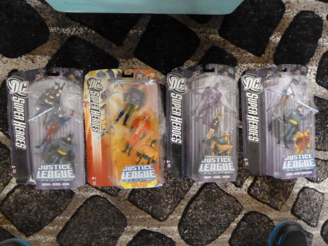 lot 1004 image: 4 PACKAGES OF JUSTICE LEAGUE ACTION FIGURES