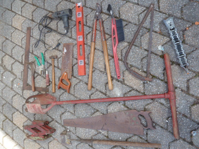 lot 56 image: HUGE LOT OF COOL TOOLS