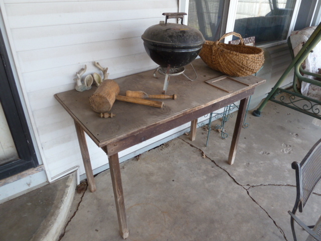 lot 378 image: TABLE & CONTENTS