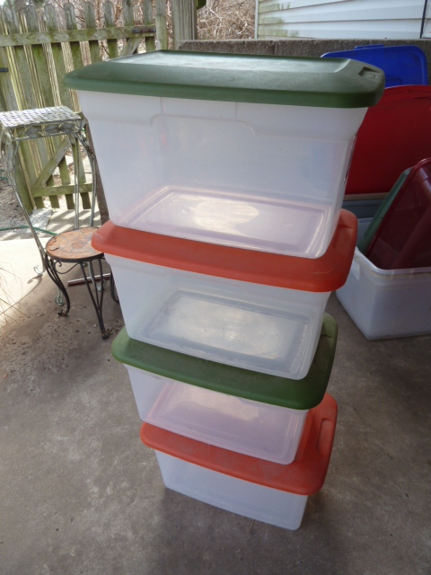 lot 377 image: LOT OF 4 TOTES & LIDS