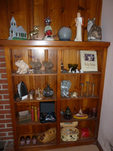 lot 16 image: CONTENTS OF SHELVING