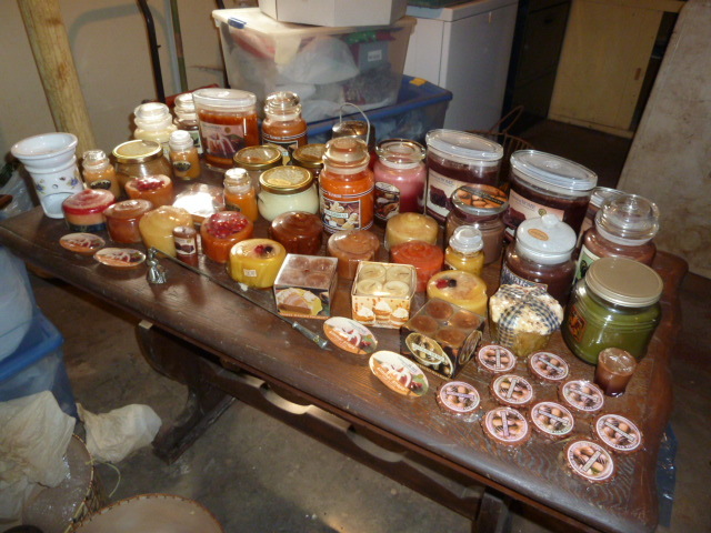 lot 165 image: HUGE LOT OF CANDLES table top covered