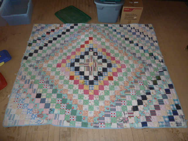 lot 173 image: VERY COOL OLD QUILT preview for better look
