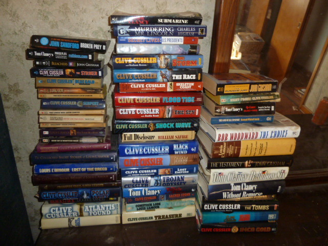 lot 158 image: LOT OF WESTERN BOOKS & CLIVE CLUSSLER BOOKS