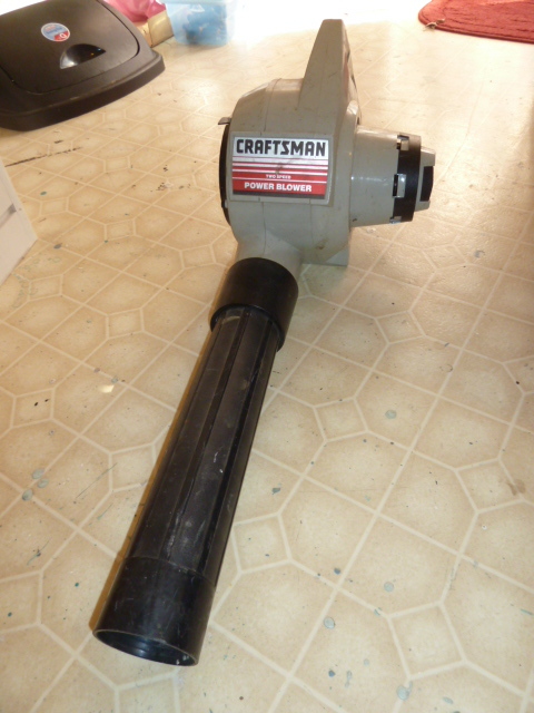 lot 129 image: CRAFTSMAN POWER BLOWER
