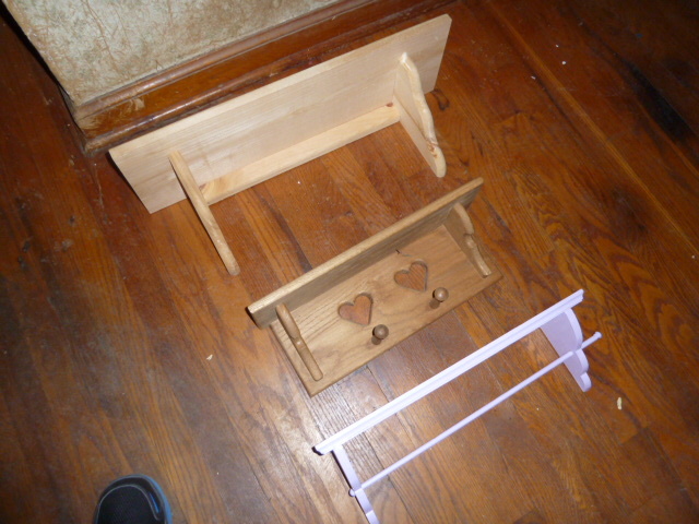 lot 6001 image: LOT OF 3 WALL SHELFS