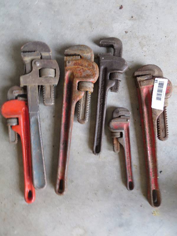 lot 18 image: Lot of Pipe Wrenches
