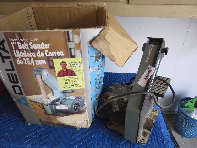 lot 176 image: Delta Band Saw