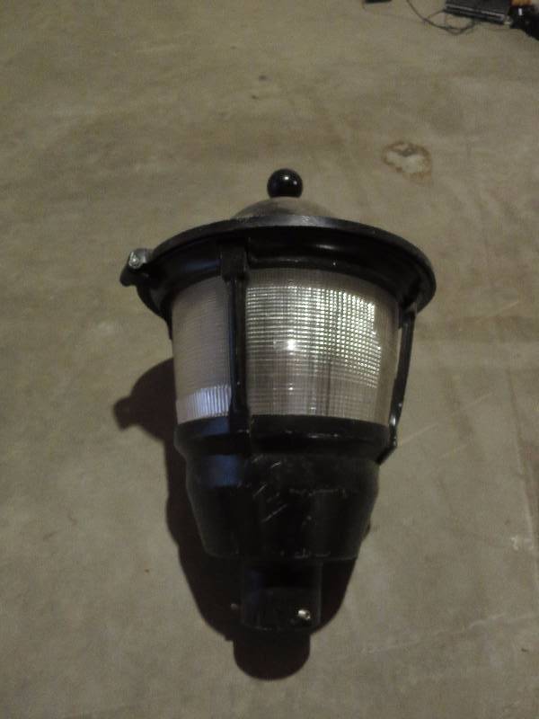lot 24 image: Outdoor Metal Lamp