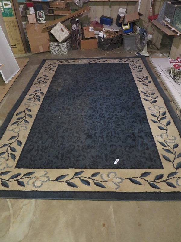 lot 26 image: Really Nice Area Rug