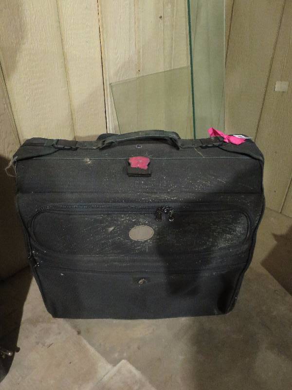 lot 34 image: Suitcase
