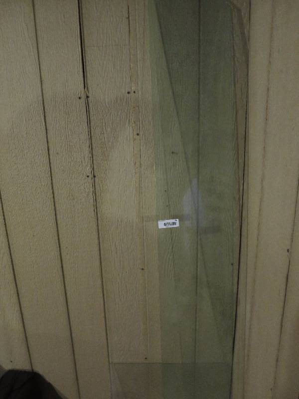 lot 35 image: Glass Shelves