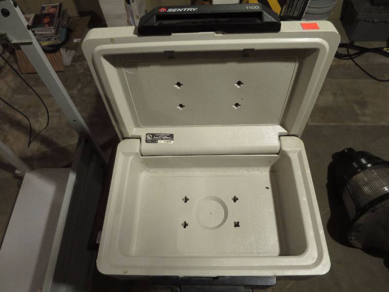 lot 191 image: Safe No Key