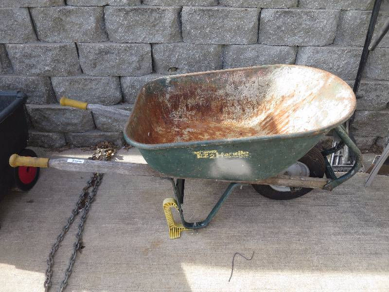 lot 10 image: Wheel Barrel