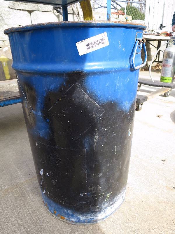lot 62 image: Metal Can
