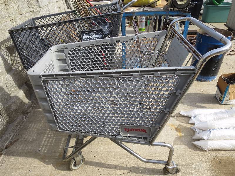 lot 63 image: Shopping Cart