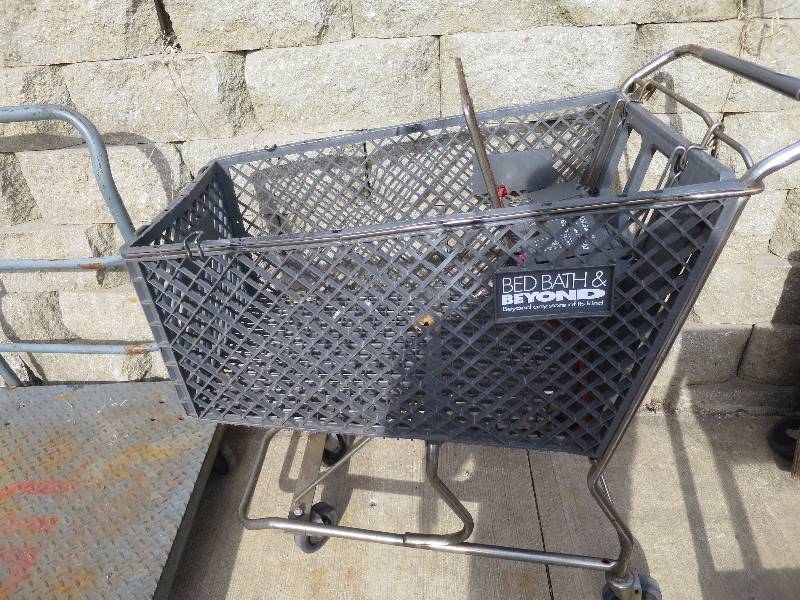 lot 64 image: Shopping Cart