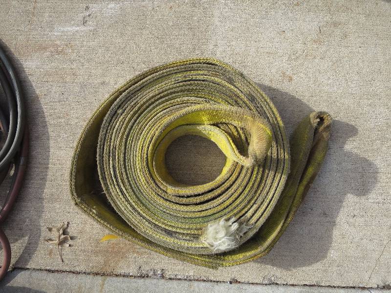 lot 77 image: Heavy Duty Towing Strap