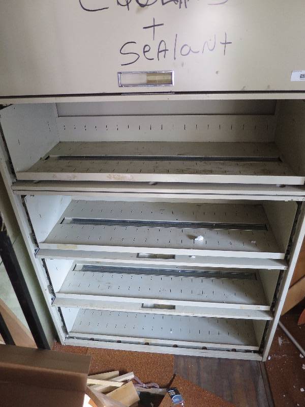 lot 104 image: Awesome Metal Storage Shelf