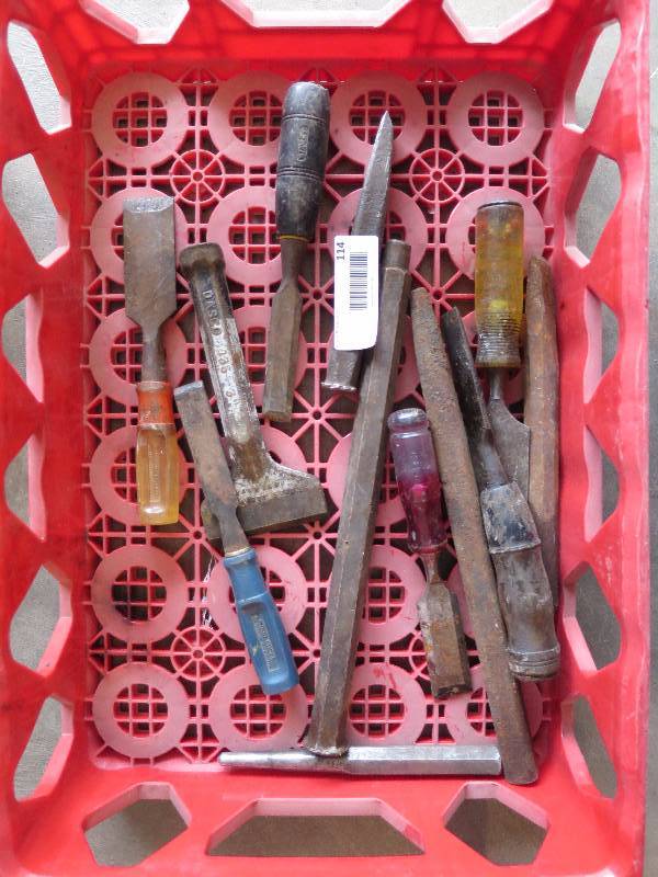 lot 114 image: Large Lot of Tools