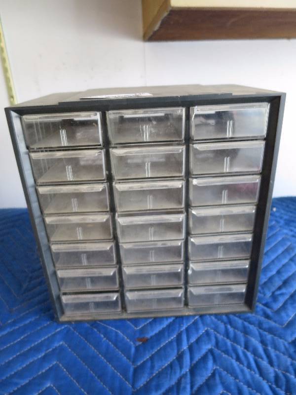 lot 135 image: Storage Container for Smalls