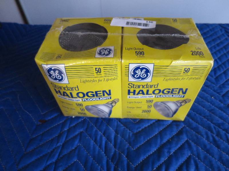 lot 136 image: Lot of Halogen Bulbs
