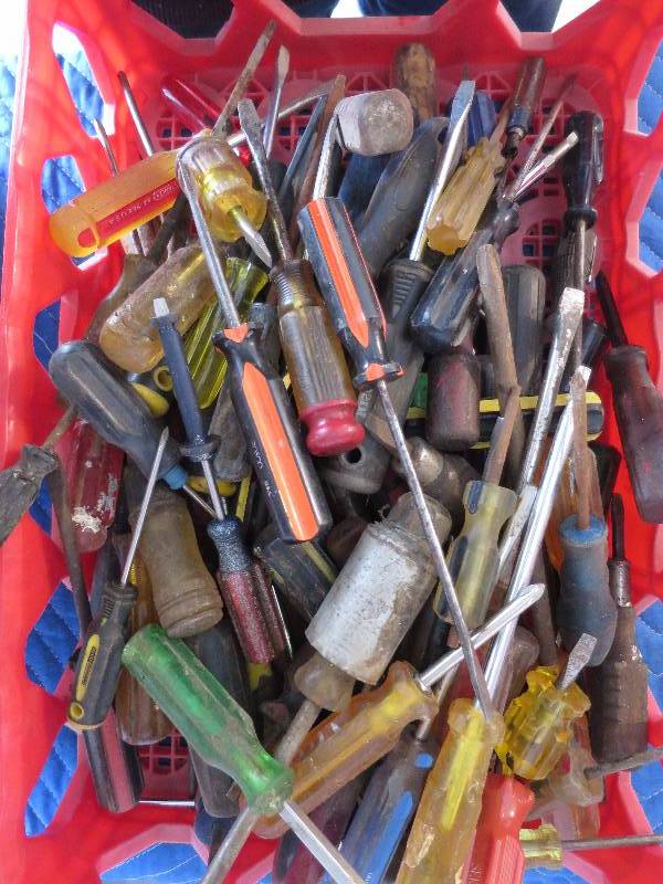 lot 149 image: Large Lot of Screwdrivers