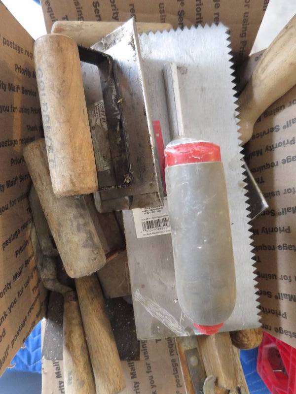 lot 150 image: Lot of Drywall Tools
