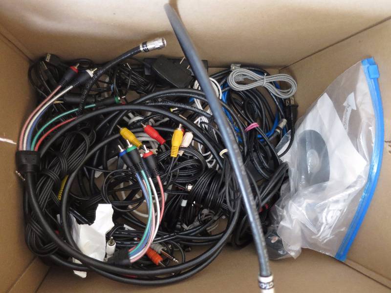 lot 158 image: Lot of Random Electrical Stuff