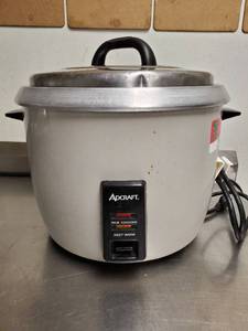 lot 23005 image: Adcraft Rice Cooker 30 Cup