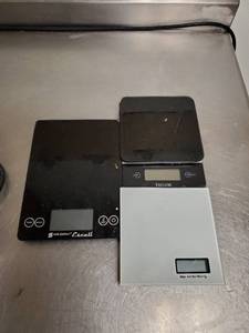 lot 23008 image: (3) Food Scales