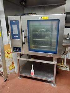 lot 23023 image: Alto-Shaam CTP7-20G Natural Gas Boiler-Free 16 Pan Oven