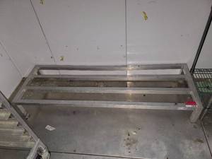 lot 23028 image: 5ft Aluminum Dunnage Rack
