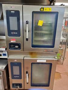 lot 23056 image: Double Stack Alto-Shaam Natural Gas Boiler-Free 7 Pan Oven