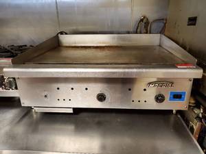 lot 23058 image: 36in Imperial Flat Top Grill