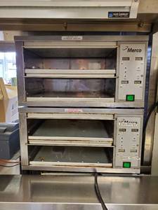lot 23070 image: Double Stack Merco MHC-22 Warm Holding Cabinet