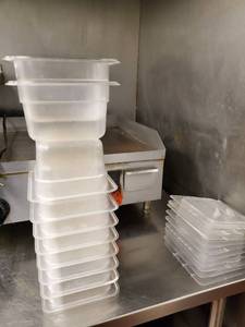 lot 23081 image: (10) 16 x 4in Containers With 10 Lids
