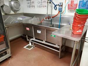 lot 23090 image: L Shaped 3 Bay Stainless Steel Sink