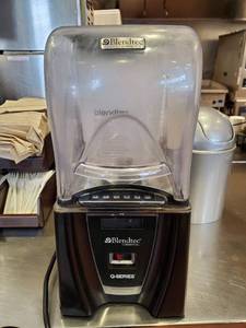 lot 23098 image: Blendtec Commercial Q Series ICB4ABC4