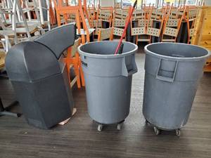 lot 23131 image: (2) Huskee Trash Cans On Rollers, Outdoor Trash Can
