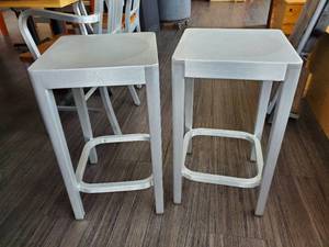 lot 23139 image: (2) Emeco Aluminum Stools