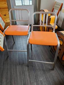 lot 23187 image: (2) Dining Chairs