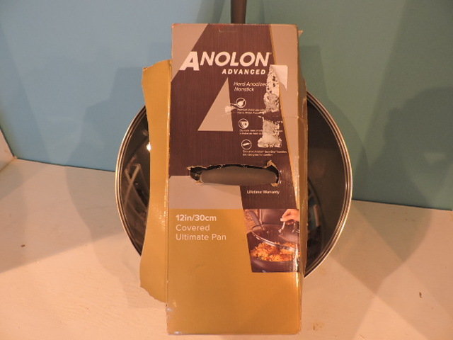 lot 1015 image: SKILLET